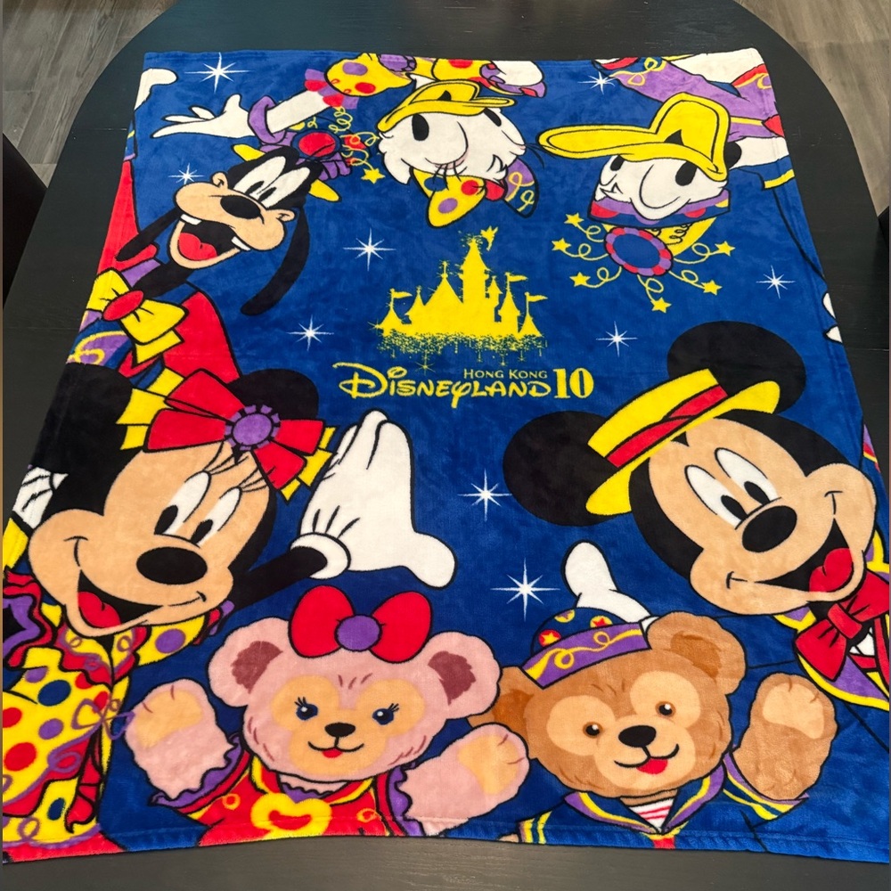 Hong Kong Disneyland 10 Blanket Fleece Mickey Minnie Mouse Goofy